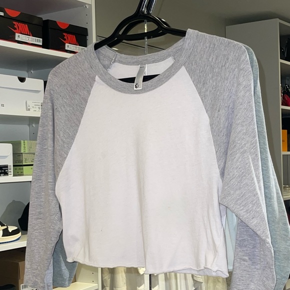 50/50 Cropped 3/4 Sleeve Raglan - Picture 3 of 4